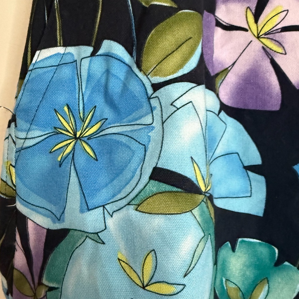 Talbots colorful Black floral pattern Skirt in size 12P - Picture 2 of 9
